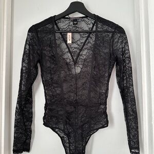 NWT Great black Lace bodysuit by Victoria Secret's long sleeves size S